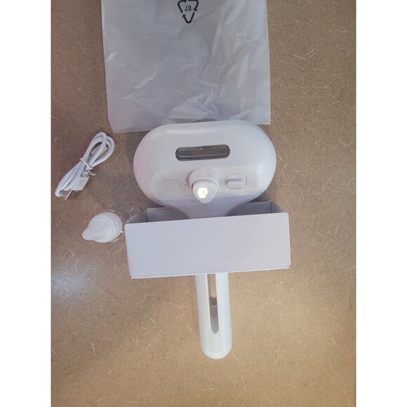 Pet Spray Hair Comb Prevent Fly Away Hair USB Charge NEW - Picture 3 of 5